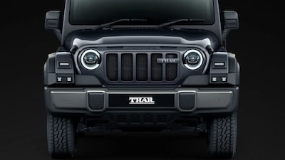 Mahindra Thar OG अखेरीस लाँच केली आहे. नवीन लूक आणि नव्या इंटरियरसह ही एसयूव्ही आता लक्झरी एसयूव्ही सारखी झाली आहे. पण, Mahindra Thar OG घ्यायची असेल तर किती डाऊनपेमेंट भरावं लागेल, ते जाणून घेऊया.