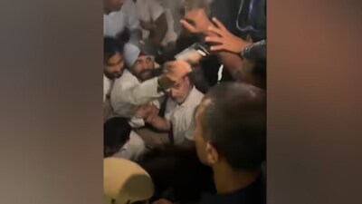 Rahul Gandhi and Priyanka Gandhi detained by Delhi Police