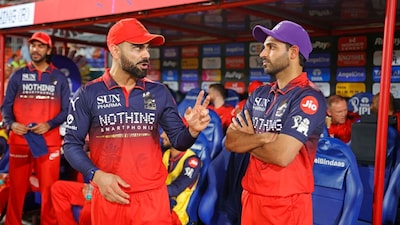 भुवीचं टीम इंडियात कमबॅक होताच RCB ला धक्का... IPL रिटेनशनचा प्लान पुरता फसला!