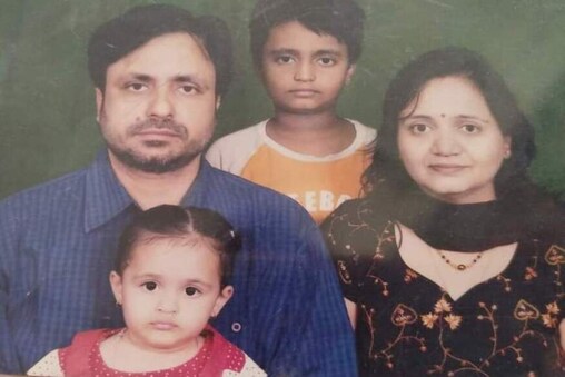 ଅଶୋକ ତ୍ରିପାଠୀଙ୍କ ପରିବାର (ଫାଇଲ ଫଟୋ)