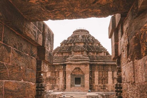 ଏଏସଆଇର ଐତିହାସିକ ପଦକ୍ଷେପ; କୋଣାର୍କ ଗର୍ଭଗୃହରୁ ବାଲି କାଢିବାକୁ ପ୍ରକ୍ରିୟା ଆରମ୍ଭ