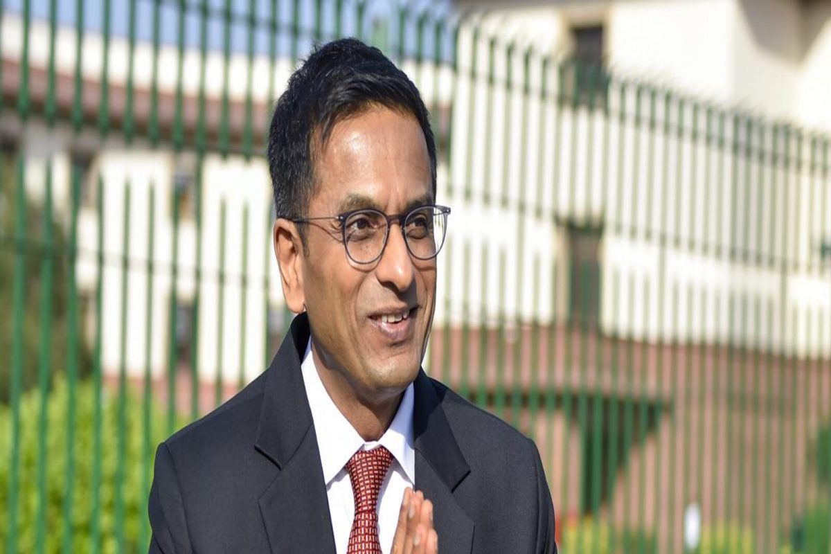 ଦେଶର ୫୦ତମ ପ୍ରଧାନ ବିଚାରପତି ଭାବେ ଶପଥ ନେଲେ ଡି.ୱାଇ ଚନ୍ଦ୍ରଚୂଡ଼ – News18 ଓଡିଆ