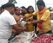 ପିଆଜ କିଲୋ ୧୦୦ ଟଙ୍କା, ହେଲେ ମାତ୍ର ୪୦ ଟଙ୍କାରେ ବିକୁଛି କଂଗ୍ରେସ: ଦାମ୍‌ କମିବ ନା ରାଜନୀତି ଚ଼ମକିବ?