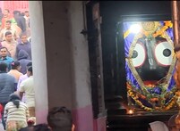 ଶ୍ରୀ ଜଗନ୍ନାଥ ଆଜି ପଦ୍ମ ବେଶରେ ପହୁଡ଼ ହୋଇ ରାତି ତମାମ ସେହି ବେଶରେ ରହୁଛନ୍ତି