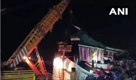 ଉତ୍ତର ପ୍ରଦେଶର ଫିରୋଜାବାଦରେ ବସ-ଟ୍ରକ ଧକ୍କାରେ ୧୩ ମୃତ, ୩୧ ଆହତ; ଡ୍ରାଇଭର୍ ମଦ ପିଇଥିଲା
