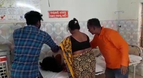 ରାଉରକେଲା: ମନ୍ଦିରରେ ଜାଗର ପୂଜା ଚ଼ାଲିଥିବା ସମୟରେ ପାହାଡ଼ରୁ ଖସିଲା ପଥର; ୨୫ ଆହତ, ୬ ଗୁରୁତର