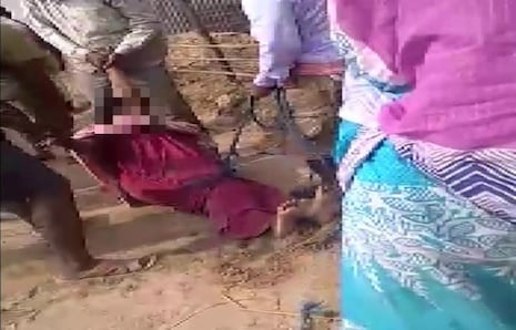 ପଶ୍ଚିମ ବଙ୍ଗରେ ଘୃଣ୍ୟ କାଣ୍ଡ: ଶିକ୍ଷୟତ୍ରୀଙ୍କ ଗୋଡ଼ରେ ଦଉଡ଼ି ବାନ୍ଧି ରାସ୍ତାରେ ଘୋଷାଡ଼ିଲେ ଶାସକ TMCର ନେତା