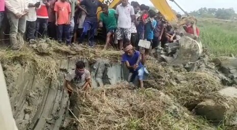 ଭଦ୍ରକ: ଦେଢ଼ ମାସ ହେଲା ନିଖୋଜ ଯୁବକର ମୃତ ଦେହ ମାଟି ତଳୁ ଖୋଳି ବାହାର କଲା ପୋଲିସ