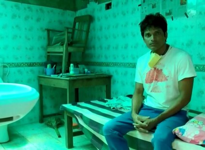 କରୋନା: ଗତ ୧୫ ଦିନ ହେଲା ପାଇଖାନାରେ ରହୁଛନ୍ତି ଅନ୍ତର୍ଜାତୀୟ ଖ୍ୟାତିପ୍ରାପ୍ତ ଓଡ଼ିଆ ଅଭିନେତା ଦେବେଶ ରଞ୍ଜନ