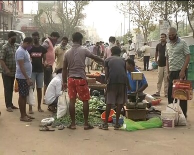 କଟକିଆଙ୍କ ପାଇଁ ତଟକା ପରିବା ଆଗରେ ତୁଚ୍ଛ ପାଲଟିଛି କରୋନା ଭାଇରସ୍ ସଂକ୍ରମଣ ଭୟ!