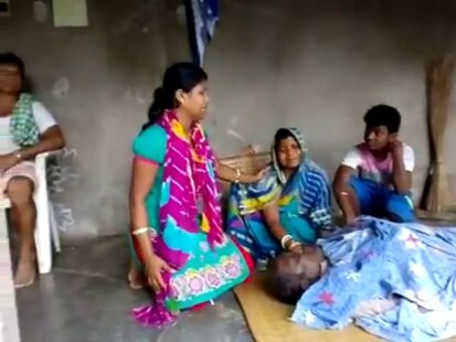ବାଲେଶ୍ୱରରେ କରୋନା ଭୟରେ ଅଟକିଲା ଶବଦାହ; ଗ୍ରାମବାସୀ ସହାୟତା କରୁନାହାଁନ୍ତି