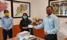 ଅନଲାଇନରେ କବିତା ଲେଖି ଛାତ୍ରୀ ପାଇଲେ ₹୧୫,୫୮୧, କରୋନା ଯୋଦ୍ଧାଙ୍କ ପାଇଁ ଦାନ କଲେ