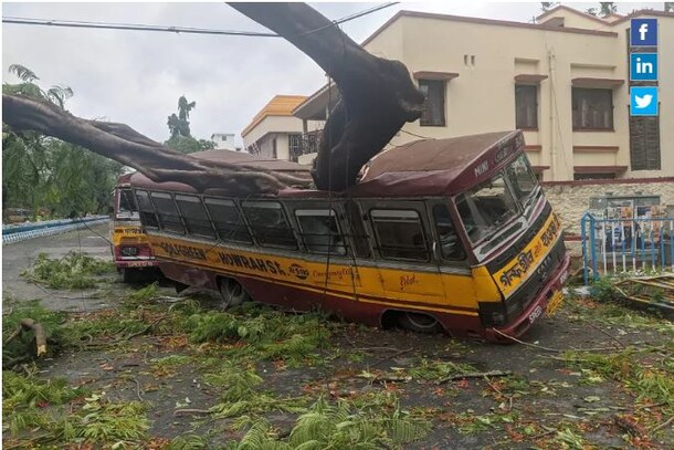 କୋଲକାତାରେ ବିଜୁଳି ସଂଯୋଗରେ ୨ ବାଇକ୍ ଆରୋହୀଙ୍କ ମୃତ୍ୟୁ; ଅମ୍ଫାନରେ ସହର ବିପର୍ଯ୍ୟସ୍ତ