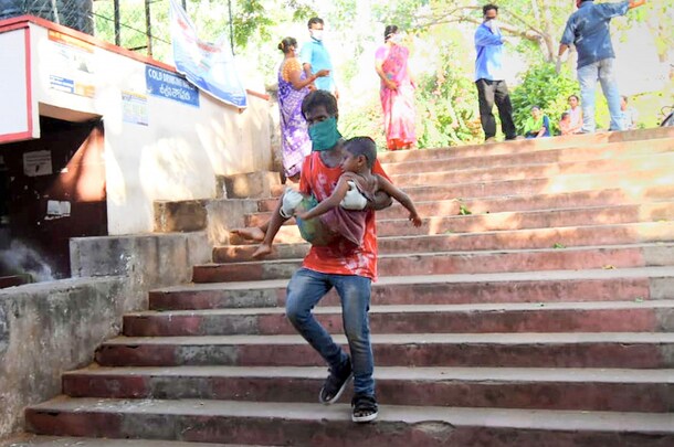 ବିଶାଖାପାଟଣାରେ ବିଷାକ୍ତ ଷ୍ଟାଇରିନ୍ ଗ୍ୟାସ୍ ଲିକ୍ ହେବା ପରେ ଆସିଥିବା ହୃଦୟବିଦାରକ ଛବି