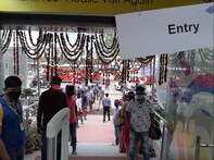 କଟକରେ ରଜ ବଜାର ଆଣିଲା ଅସମ୍ଭାଳ ଭିଡ଼; କରୋନା କଟକଣାକୁ ଲୋକେ ଫୁ କଲେ