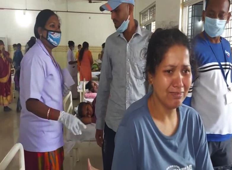  ପରିବାରର ପାଞ୍ଚ ଜଣ ବିଷ ପିଇବା ପରେ ମଙ୍ଗଳବାର ହସପିଟାଲରେ ଜଣେ ଭଉଣୀ । ସେ ବି ପିଇଥିଲେ ବିଷ ।