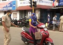 କଟକକୁ ଫେରିଲା ହେଲମେଟ୍ ଯାଞ୍ଚ; ଫଟୋ ଉଠୁଛି, ଆଉ ସଙ୍ଗେ ସଙ୍ଗେ ୧,୦୦୦ ଟଙ୍କାର ଫାଇନ୍ କଟୁଛି