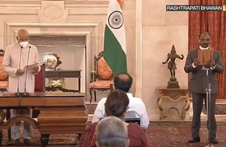 PM ମୋଦୀଙ୍କ ବିଶ୍ୱସ୍ତ IAS ଅଫିସର୍ ଗିରିଶ ଚନ୍ଦ୍ର ମୁର୍ମୁ CAG ପଦରେ ଆସୀନ ହୋଇଥିବା ପ୍ରଥମ ଆଦିବାସୀ
