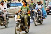 ବାଇକ୍ ଚଲାଇବା ଆଗରୁ ଜାଣି ରଖନ୍ତୁ: ସରକାରଙ୍କ ଆଦେଶ ପରେ ବଦଳିଲା ବାଇକରେ ବସିବା ଉପାୟ