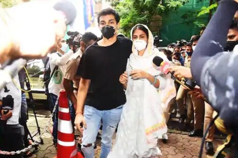 ରିୟା ଓ ଡ୍ରଗ୍ସ: ସାମନାକୁ ଆସିଲା ୨୫ ବଡ଼ Bollywood ସେଲିବ୍ରିଟିଙ୍କ ସମ୍ପୃକ୍ତି; NCB ସମନ୍ ପଠେଇବ