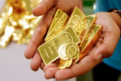 Gold Price today: ସୁନା କିଣିବା ପୂର୍ବରୁ ଯାଞ୍ଚ କରନ୍ତୁ ଆଜିର ଦାମ୍; ଏପର୍ଯ୍ୟନ୍ତ ୮୮୦୦ ଟଙ୍କା ହୋଇସାରିଛି ଶସ୍ତା