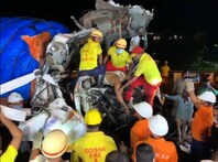 ଭୁବନେଶ୍ୱର: ଟ୍ରଲର ଓ ଟ୍ରକ ଧକ୍କା ପରେ ୩ ଘଣ୍ଟା ଷ୍ଟିଅରିଂରେ ଚାପି ହୋଇ ରହିଲେ ଡ୍ରାଇଭର