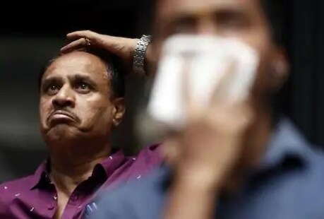 Sensex Nifty Down: ସେନ୍ସେକ୍ସ ୧୦୭୪ ଓ ନିଫ୍ଟିରେ ୩୦୦ ପଏଣ୍ଟ ହ୍ରାସ ହେଲା, ବୁଡ଼ିଗଲା ୩ ଲକ୍ଷ କୋଟି ଟଙ୍କା