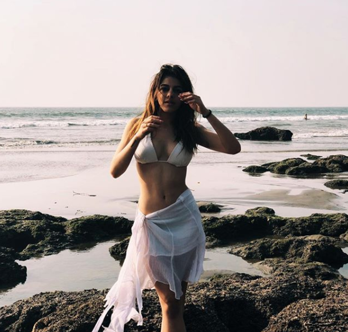  ଅଭିନେତ୍ରୀ ଅଲାୟା ଫର୍ଣ୍ଣିଚରୱାଲା