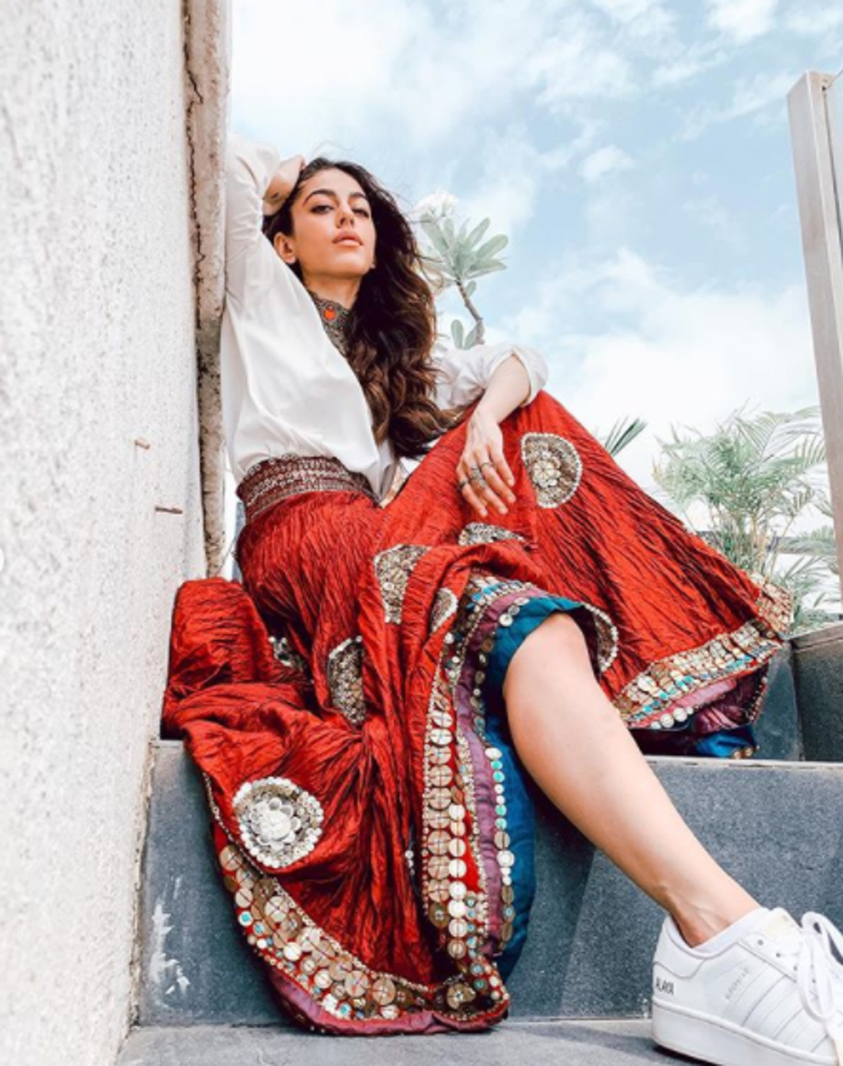  ଅଭିନେତ୍ରୀ ଅଲାୟା ଫର୍ଣ୍ଣିଚରୱାଲା