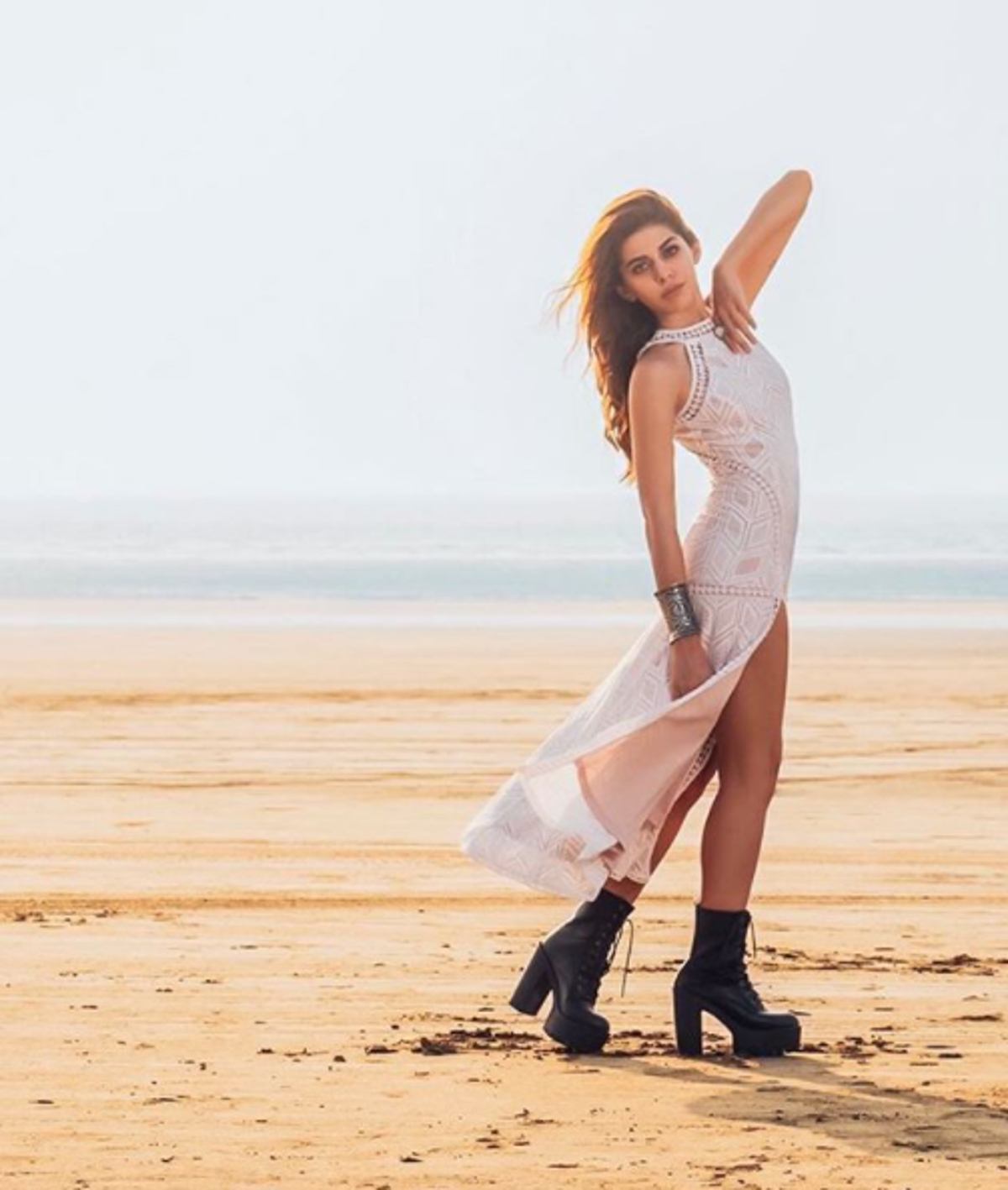  ଅଭିନେତ୍ରୀ ଅଲାୟା ଫର୍ଣ୍ଣିଚରୱାଲା (ସବୁ ଫଟୋ ସୌଜନ୍ୟ: ଇନଷ୍ଟାଗ୍ରାମ @ alaya.f)