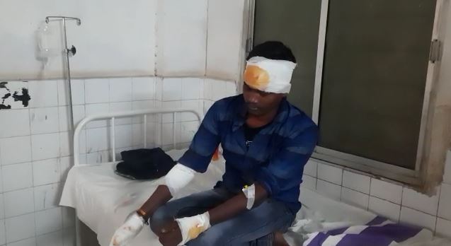  ଆହତ ଲୋକଙ୍କ ମଧ୍ୟରୁ ସାତ ଜଣଙ୍କ ଅବସ୍ଥା ଗୁରୁତର ଥିବାରୁ ସେମାନଙ୍କୁ ବୁର୍ଲା ବଡ଼ ମେଡିକାଲକୁ ସ୍ଥାନାନ୍ତରିତ କରାଯାଇଛି ।