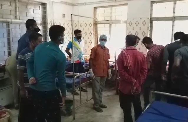 ଆହତ ଯବାନ ମନୋରଞ୍ଜନ ଘଡ଼ାଇ ଓ ତାଙ୍କ ଅନ୍ୟ ଦୁଇ ସାଥୀଙ୍କୁ ଗୁରୁତର ଅବସ୍ଥାରେ ଭଦ୍ରକ ଜିଲ୍ଲା ମୁଖ୍ୟ ହସପିଟାଲରେ ଭର୍ତ୍ତି କରାଯାଇଥିଲା । ଆହତ ଯବାନ ମନୋରଞ୍ଜନ ଘଡ଼ାଇ ଓ ତାଙ୍କ ଅନ୍ୟ ଦୁଇ ସାଥୀଙ୍କୁ ଗୁରୁତର ଅବସ୍ଥାରେ ଭଦ୍ରକ ଜିଲ୍ଲା ମୁଖ୍ୟ ହସପିଟାଲରେ ଭର୍ତ୍ତି କରାଯାଇଥିଲା ।
