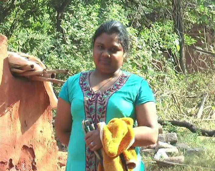  ବିରଜୁଙ୍କ ଭାଣିଜୀ ସସ୍ମିତା କୁଲୁ କହିଛନ୍ତି ଯେ ସେ ଏହି ଖବର ଜାଣି ଭାରି ଖୁସି । ‘‘ମୁଁ ମୋ’ ମାମୁଁଙ୍କୁ କେବେ ଦେଖିନି । ଏବେ ସେ ଫେରିଆସିବା ମୋ’ ପାଇଁ ଏକ ବହୁତ ବଡ଼ ଖୁସିର କଥା,’’ ସେ କହିଛନ୍ତି ।