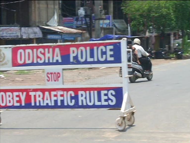  ବୈଦେଶିକ ବ୍ୟାପାର ମନ୍ତ୍ରଣାଳୟର ନିର୍ଦ୍ଦେଶ କ୍ରମେ ସୁନ୍ଦରଗଡ଼ ପୋଲିସ କୁତ୍ରା ଅଞ୍ଚଳରେ ଛାନଭିନ କରି ପରିବାର ବର୍ଗଙ୍କୁ ବିରଜୁ ପାକିସ୍ତାନରୁ ଫେରୁଛନ୍ତି ବୋଲି ଖବର ଦେଇଥିଲେ ।