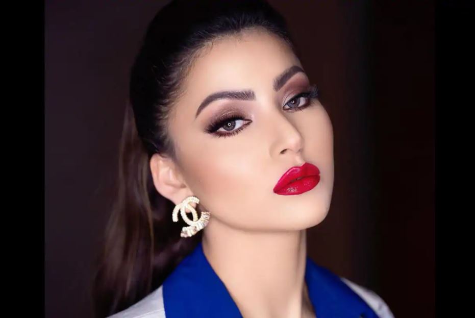  ମୁମ୍ବାଇ: ଉର୍ବଶୀ ରୌତେଲା ସୋସିଆଲ ମିଡିଆରେ ଅତ୍ୟନ୍ତ ସକ୍ରିୟ ରହିଥାନ୍ତି । ସେ ନିଜ ପ୍ରଶଂସକଙ୍କ ମଧ୍ୟରେ ଚର୍ଚ୍ଚା ରହିବ ପାଇଁ କିଛିଦିନ ହେବ ନିଜର ଆକର୍ଷଣୀୟ ଫଟୋ ସେୟାର କରୁଥିବାର ଦେଖାଯାଏ । ଉର୍ବଶୀ ନିଜ ବୋଲ୍ଡ ଷ୍ଟାଇଲ୍ ପାଇଁ ଅନେକ ସମୟରେ ହେଡଲାଇନ୍ ପ୍ରସ୍ତୁତ କରୁଥିବାବେଳେ ନିକଟରେ ସେ ପୁଣି କିଛି ସମାନ କାରଣ ପାଇଁ ଖବରରେ ଆସିଛନ୍ତି । ଉର୍ବଶୀ ନିଜ ସୋସିଆଲ ମିଡିଆ ଆକାଉଣ୍ଟରେ ଅତ୍ୟଧିକ ବୋଲ୍ଡ ଫଟୋ ସେୟାର କରିଛନ୍ତି । ଫଟୋ ଗୁଡ଼ିକରେ ଉର୍ବଶୀ ଏକ ବ୍ଲାକ ଡ୍ରେସରେ ଘାତକ ଦେଖାଉଥିବାର ନଜର ଆସିଛନ୍ତି । ଏହି ଫଟୋ ଗୁଡ଼ିକରେ ଉର୍ବଶୀଙ୍କ ସାହସିକ କାର୍ଯ୍ୟ ଦେଖି ଲୋକମାନେ ତାଙ୍କ ଦିୱାନା ହୋଇ ଯାଉଛନ୍ତି । (Photo Credit- @urvashirautela/Instagram)