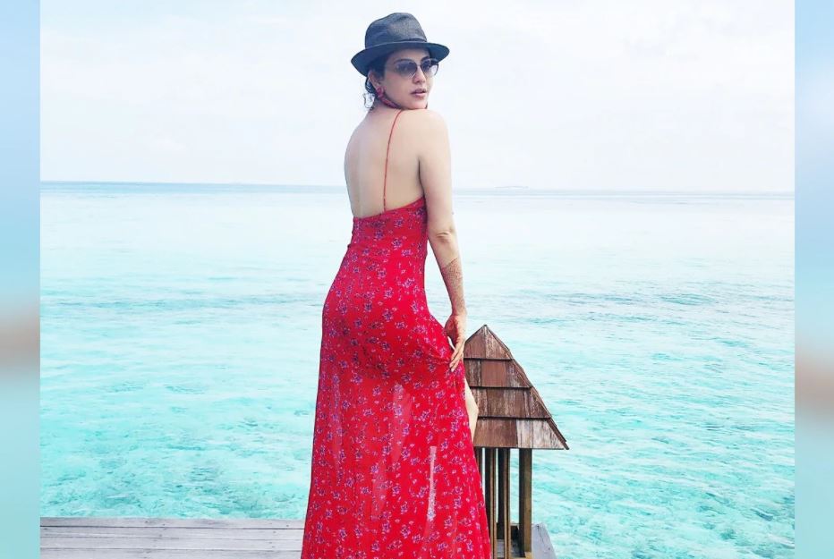  କାଜଲଙ୍କ ଏହି ଫଟୋଗୁଡ଼ିକ ସୋସିଆଲ ମିଡିଆରେ ଭାଇରାଲ ହେବାରେ ଲାଗିଛି ଓ କାଜଲଙ୍କ ପ୍ରଶଂସକମାନେ ମଧ୍ୟ ବିବାହ ଅନେକ ଅଭିବାଦନ ଦେଉଛନ୍ତି । (ଫଟୋ ସୌଜନ୍ୟ: Instagram @kajalaggarwalofficial)