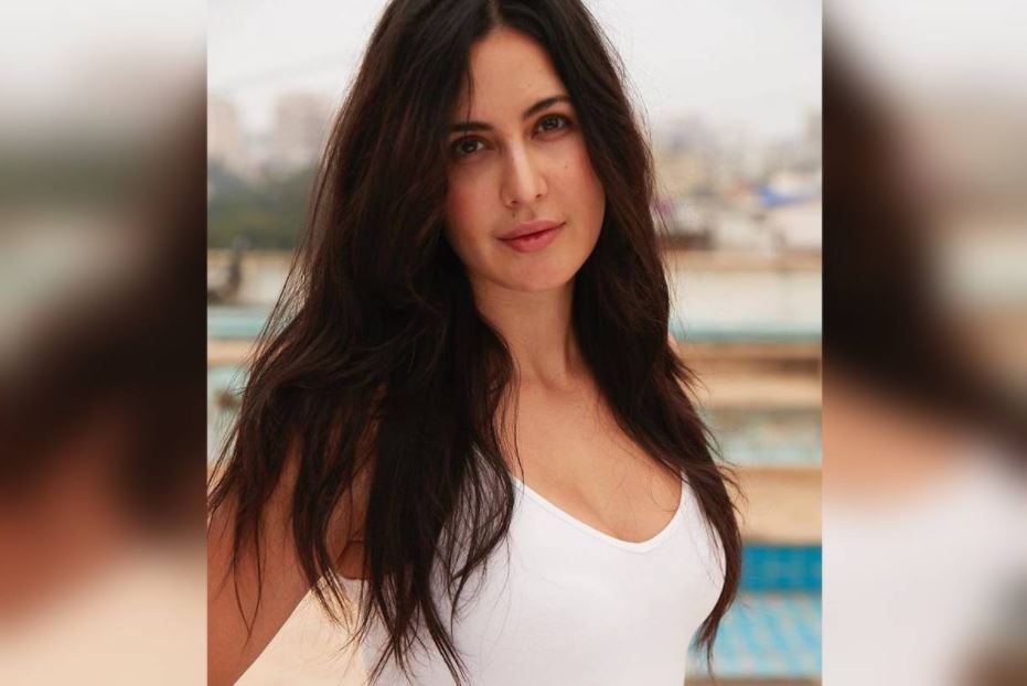  କ୍ୟାଟ୍ରିନା ଖୁବ୍ ଶୀଘ୍ର ଅକ୍ଷୟ କୁମାରଙ୍କ ସହ ତାଙ୍କର ବହୁ ପ୍ରତୀକ୍ଷିତ ଫିଲ୍ମ ସୂର୍ଯ୍ୟବଂଶୀରେ ନଜର ଆସିବେ । ଆସନ୍ତା ବର୍ଷ ଗଣତନ୍ତ୍ର ଦିବସ ଅବସରରେ ଏହି ଫିଲ୍ମ ମୁକ୍ତିଲାଭ କରିବ । (ଫଟୋ ସୌଜନ୍ୟ: Instagram @katrinakaif/@aliaabhatt)<br />