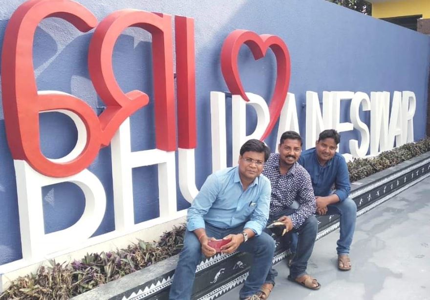  ସାମ୍ବାଦିକତା ଜଗତରେ ଓ ବାହାରେ ତାଙ୍କ ବନ୍ଧୁମାନେ କହନ୍ତି ପ୍ରବୀର ଜଣେ ସାଦାସିଦା ଓ ଖୁସ୍-ମିଜାଜୀ ବ୍ୟକ୍ତି ଥିଲେ ।