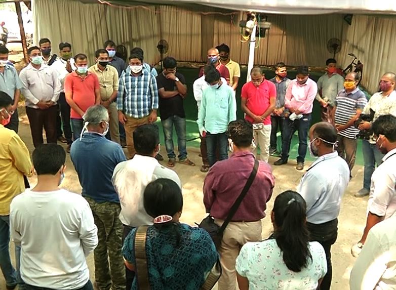  ସେଠାରେ ଆୟୋଜିତ ଏକ ଶୋକସଭାରେ ଉପସ୍ଥିତ ସମାଜର ବିଭିନ୍ନ ଧାରାର ବ୍ୟକ୍ତିମାନେ ସ୍ବର୍ଗତ ଆତ୍ମାର ସଦଗତି କାମନା କରିଥିଲେ ।