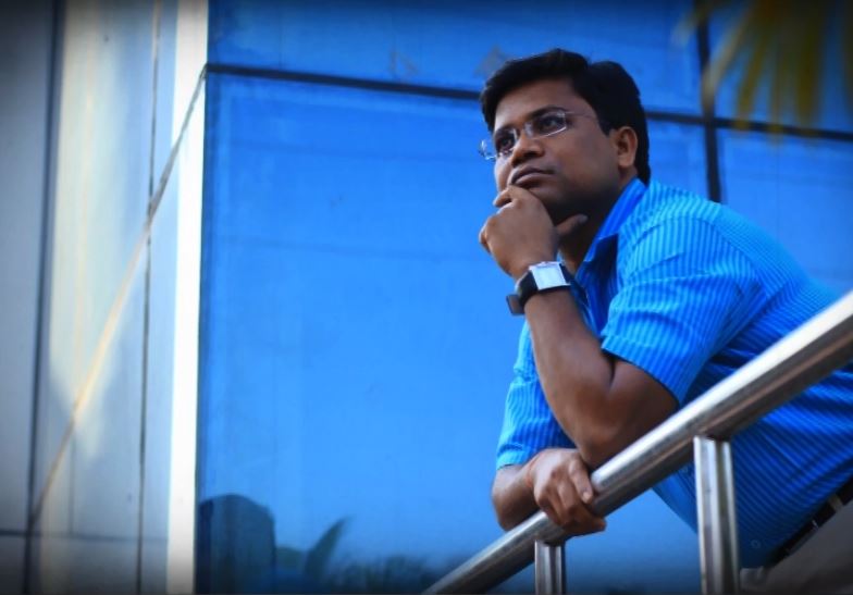  ୨୦୦୭ରେ ଭାରତୀୟ ଜନସଞ୍ଚାର ସଂସ୍ଥାନର (IIMC) ଢେଙ୍କାନାଳ ଶାଖାରୁ ସାମ୍ବାଦିକତାରେ ଡିପ୍ଲୋମା ହାସଲ କରିବା ପରେ ପେଶାଦାର ସାମ୍ବାଦିକତା କ୍ଷେତ୍ରରେ ପାଦ ଥାପିଥିଲେ ପ୍ରବୀର । ପ୍ରତିଷ୍ଠିତ ଖବରକାଗଜ ‘ଧରିତ୍ରୀ’ରୁ ଆରମ୍ଭ କରିଥିଲେ ନିଜ କରିଅର ।