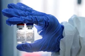 ଟିକାର ଦ୍ୱିତୀୟ ଡୋଜକୁ ନେଇ ଦ୍ୱନ୍ଦ୍ୱ: କେତେ ଦାମ୍ ରହିବ ଓ କେଉଁଠି ନେବେ ଅସ୍ପଷ୍ଟ ଅଛି