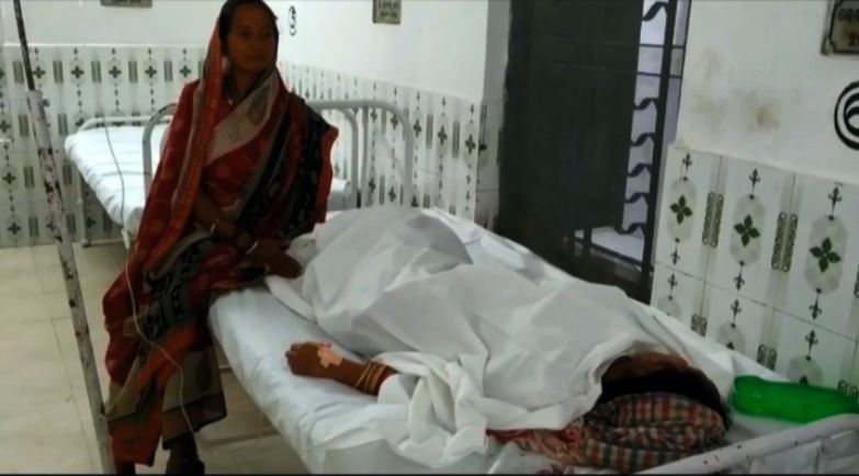  ପୀଡ଼ିତା ନବବଧୂଙ୍କର ମାତ୍ର ଆଠ ମାସ ତଳେ ବିବାହ ହୋଇଥିଲା । ତାଙ୍କ ସ୍ବାମୀ ହାଇଦ୍ରାବାଦରେ ରହନ୍ତି ।