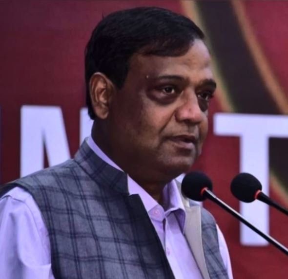 ଭୁବନେଶ୍ବର ଇନଷ୍ଟିଚ୍ୟୁଟ୍ ଅଫ୍ ଲାଇଫ୍ ସାଇନ୍ସେଜର (ILS) ନିର୍ଦ୍ଦେଶକ ଅଜୟ ପରିଡା କହିଛନ୍ତି ଯେ ବ୍ରିଟେନ ଫେରନ୍ତା ଆକ୍ରାନ୍ତଙ୍କ ଜିନ୍ ଅନୁଶୀଳନ ହେବ। ତାଙ୍କର ଜିନମ ସିକ୍ୟୁଏନ୍ସିଂ କରାଯିବ । ଏଥି ପାଇଁ କେନ୍ଦ୍ର ସରକାର ILSକୁ ଚିହ୍ନଟ କରିଛନ୍ତି । ବ୍ରିଟେନର ନୂଆ ଷ୍ଟ୍ରେନ ପିଜିଟିଭ ବ୍ୟକ୍ତିଙ୍କ ଦେହରେ ଅଛି ନା ନାହିଁ ଅନୁଶୀଳନ କରାଯିବ। ଭୁବନେଶ୍ବର ଇନଷ୍ଟିଚ୍ୟୁଟ୍ ଅଫ୍ ଲାଇଫ୍ ସାଇନ୍ସେଜର (ILS) ନିର୍ଦ୍ଦେଶକ ଅଜୟ ପରିଡା କହିଛନ୍ତି ଯେ ବ୍ରିଟେନ ଫେରନ୍ତା ଆକ୍ରାନ୍ତଙ୍କ ଜିନ୍ ଅନୁଶୀଳନ ହେବ। ତାଙ୍କର ଜିନମ ସିକ୍ୟୁଏନ୍ସିଂ କରାଯିବ । ଏଥି ପାଇଁ କେନ୍ଦ୍ର ସରକାର ILSକୁ ଚିହ୍ନଟ କରିଛନ୍ତି । ବ୍ରିଟେନର ନୂଆ ଷ୍ଟ୍ରେନ ପିଜିଟିଭ ବ୍ୟକ୍ତିଙ୍କ ଦେହରେ ଅଛି ନା ନାହିଁ ଅନୁଶୀଳନ କରାଯିବ।
