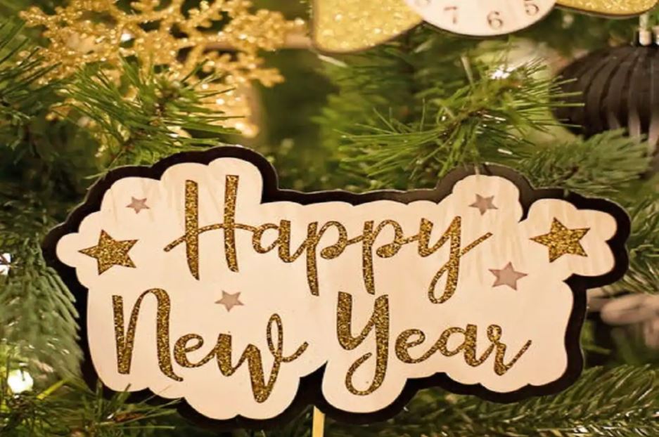 New Year 2021 Resolution: ନୂଆ ବର୍ଷ (New Year 2021 Resolution) ଆସିବାକୁ ଆଉ ମାତ୍ର କିଛି ଦିନ ବାକି ଅଛି । ନୂଆ ବର୍ଷ ପାଇଁ ପ୍ରତ୍ୟେକ ବ୍ୟକ୍ତି ବହୁତ ଉତ୍ସାହିତ ଅଛନ୍ତି । କିଛି ଲୋକ ଶପଥ କରୁଛନ୍ତି ଯେ ଚଳିତ ବର୍ଷ ହୋଇଥିବା ଭୁଲ୍ ପୁନରାବୃତ୍ତି କରିବେ ନାହିଁ । ଆଉକିଛି ଲୋକ ନିଜର ନୂତନ ଶକ୍ତି ସହିତ ସଫଳତା ଆଡକୁ ପଦକ୍ଷେପ ନେବାକୁ ଚିନ୍ତା କରୁଛନ୍ତି । ଏପରି ପରିସ୍ଥିତିରେ ଯଦି ଆପଣ ନୂଆ ବର୍ଷରେ ନିଜ ସହିତ ଏହି ନୂତନ ସଂକଳ୍ପ ନିଅନ୍ତି । ତେବେ ବିଶ୍ୱାସ କରନ୍ତୁ ବର୍ଷ ୨୦୨୧ ରେ ଆପଣଙ୍କ ଜୀବନ ସମ୍ପୂର୍ଣ୍ଣ ବଦଳିଯିବ । (ଫଟୋ ସୌଜନ୍ୟ: ଇନଷ୍ଟାଗ୍ରାମ / ଜିଲ୍ ୱେଲିଙ୍ଗଟନ୍) New Year 2021 Resolution: ନୂଆ ବର୍ଷ (New Year 2021 Resolution) ଆସିବାକୁ ଆଉ ମାତ୍ର କିଛି ଦିନ ବାକି ଅଛି । ନୂଆ ବର୍ଷ ପାଇଁ ପ୍ରତ୍ୟେକ ବ୍ୟକ୍ତି ବହୁତ ଉତ୍ସାହିତ ଅଛନ୍ତି । କିଛି ଲୋକ ଶପଥ କରୁଛନ୍ତି ଯେ ଚଳିତ ବର୍ଷ ହୋଇଥିବା ଭୁଲ୍ ପୁନରାବୃତ୍ତି କରିବେ ନାହିଁ । ଆଉକିଛି ଲୋକ ନିଜର ନୂତନ ଶକ୍ତି ସହିତ ସଫଳତା ଆଡକୁ ପଦକ୍ଷେପ ନେବାକୁ ଚିନ୍ତା କରୁଛନ୍ତି । ଏପରି ପରିସ୍ଥିତିରେ ଯଦି ଆପଣ ନୂଆ ବର୍ଷରେ ନିଜ ସହିତ ଏହି ନୂତନ ସଂକଳ୍ପ ନିଅନ୍ତି । ତେବେ ବିଶ୍ୱାସ କରନ୍ତୁ ବର୍ଷ ୨୦୨୧ ରେ ଆପଣଙ୍କ ଜୀବନ ସମ୍ପୂର୍ଣ୍ଣ ବଦଳିଯିବ । (ଫଟୋ ସୌଜନ୍ୟ: ଇନଷ୍ଟାଗ୍ରାମ / ଜିଲ୍ ୱେଲିଙ୍ଗଟନ୍)