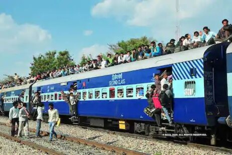 ରେଳ ମନ୍ତ୍ରଣାଳୟ ସ୍ପଷ୍ଟ କଲା; ଏବେ ମିଳିବ ନାହିଁ ଅଣସଂରକ୍ଷିତ ଟିକେଟ୍, କେବଳ ଚାଲିବ ସମ୍ପୂର୍ଣ୍ଣ ସଂରକ୍ଷିତ ଟ୍ରେନ୍