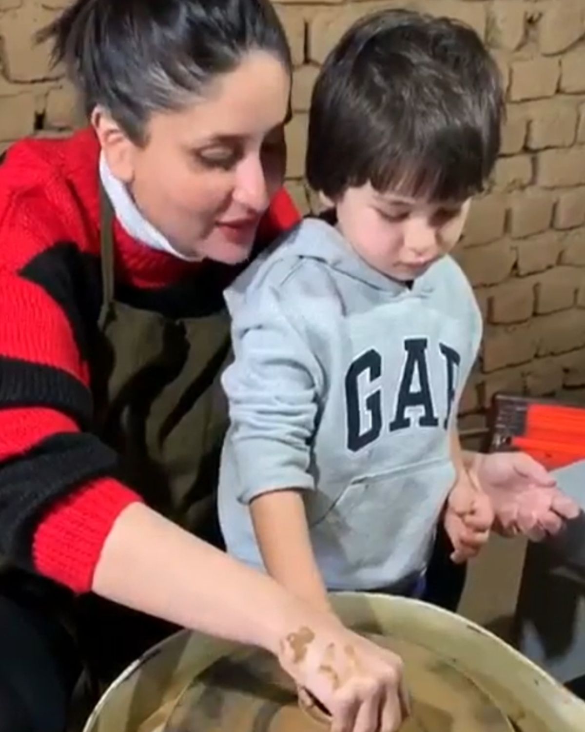  ପୁଅ ତୈମୁର ସହ କରୀନା କପୁର୍‌ ଖାନ୍‌