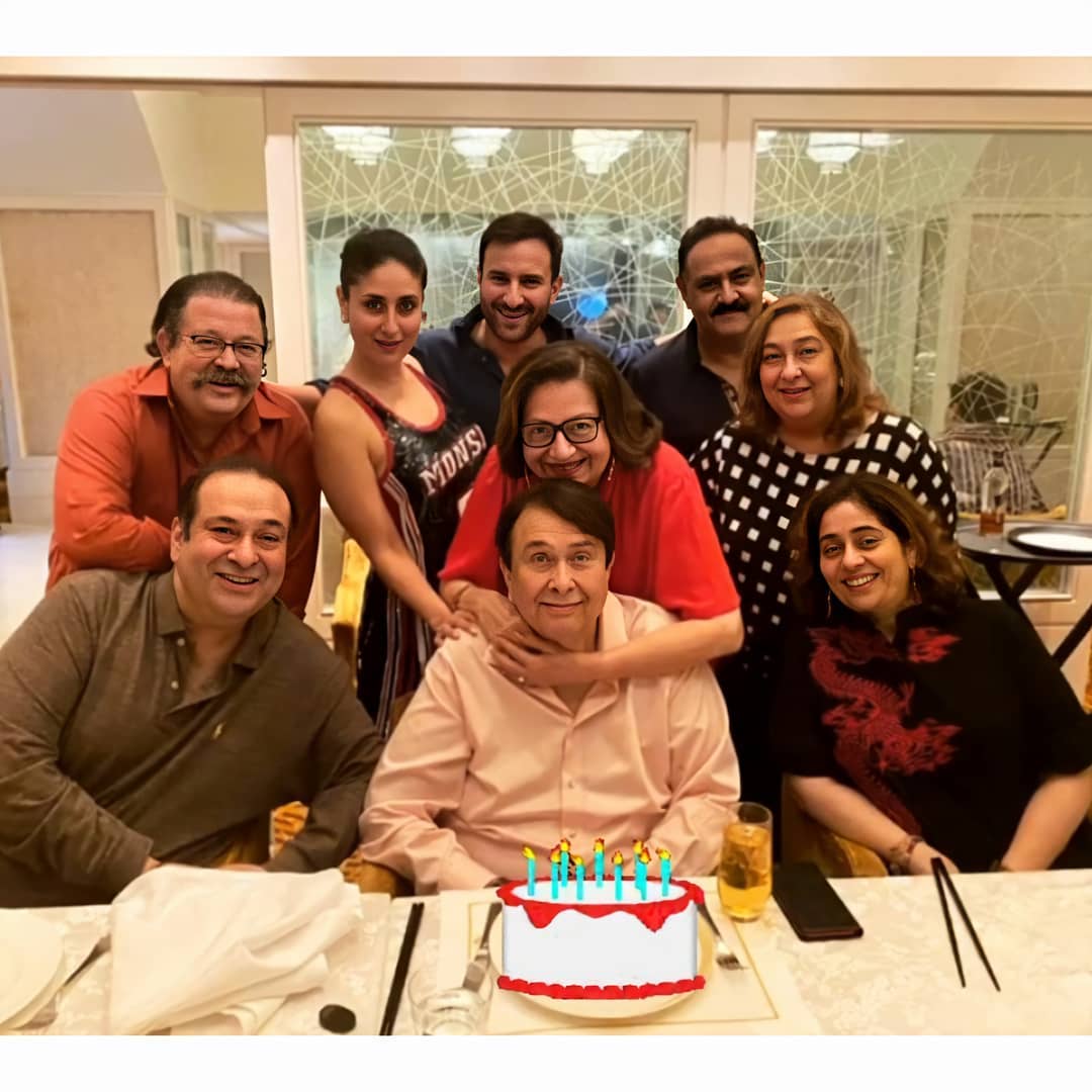  କପୁର ପରିବାର ସହ ସୈଫ ଓ କରୀନା