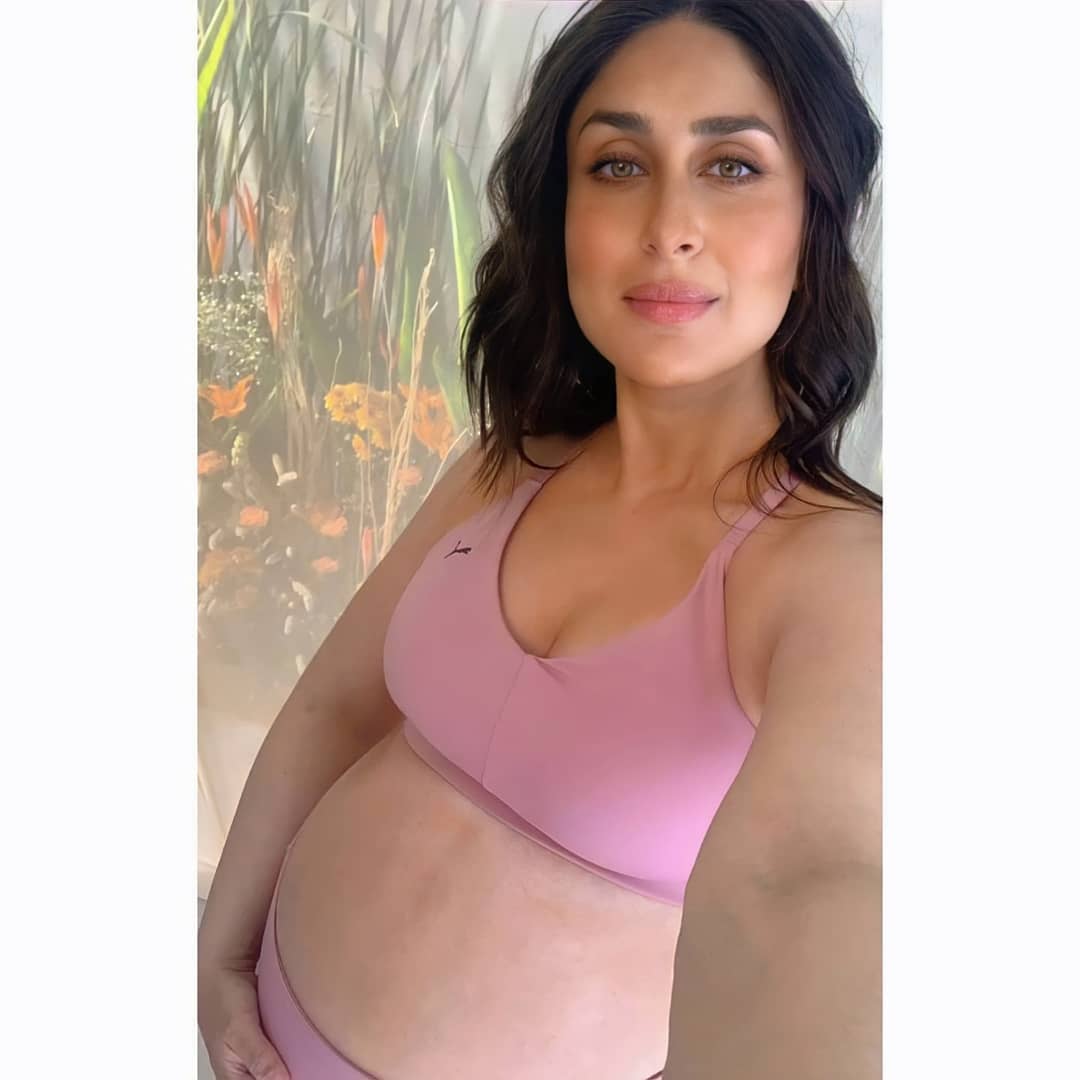  ଏବେ କରୀନା ଖୁବ୍‌ ଶୀଘ୍ର ‘ଲାଲ ସିଂ ଚଡ୍ଢା'ରେ ଆମୀର ଖାନଙ୍କ ସହିତ ପରଦାରେ ନଜର ଆସିବେ ।