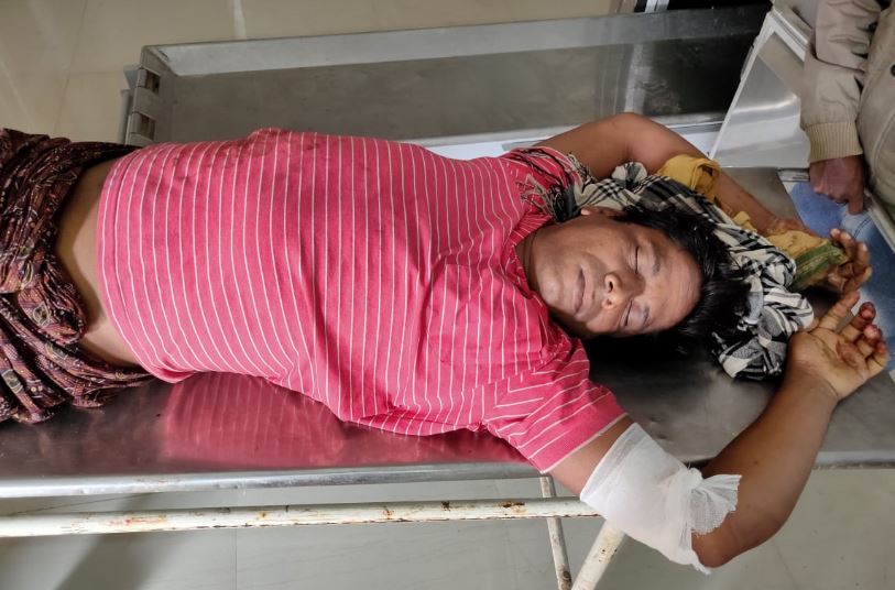  ଭୁବନ ଥାନା ପୋଲିସ ଏହି ହତ୍ୟା ଘଟଣାର ତଦନ୍ତ ଜାରି ରଖିଛି ଓ ହତ୍ୟାକାରୀମାନଙ୍କୁ ଗିରଫ କରିବାକୁ ପ୍ରୟାସ କରୁଛି । (ଫଟୋରେ ବିଜୟ ଗୁରୁ ।)