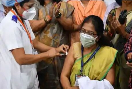 COVID-19 Vaccination: ବାଂଲାଦେଶକୁ ମାଗଣାରେ କୋଭିଶିଲ୍ଡର ୨୦ ମିଲିୟନ୍ ଡୋଜ ଦେବ ଭାରତ; ପାକିସ୍ତାନ ମଧ୍ୟ ଆଶା ରଖିଛି